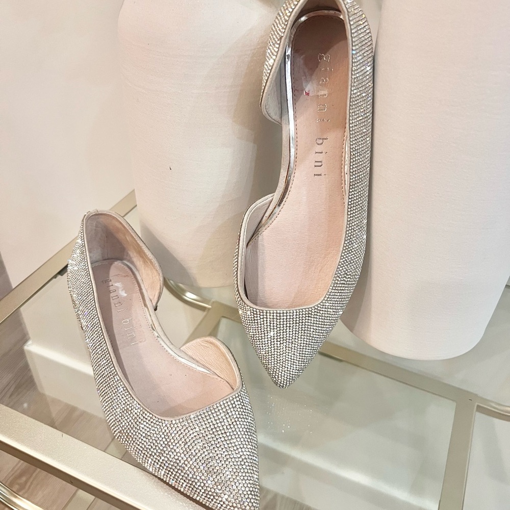 Gianni Bini - Half D'orsey Silver
Rhinestone Flats - Sz 6.5M